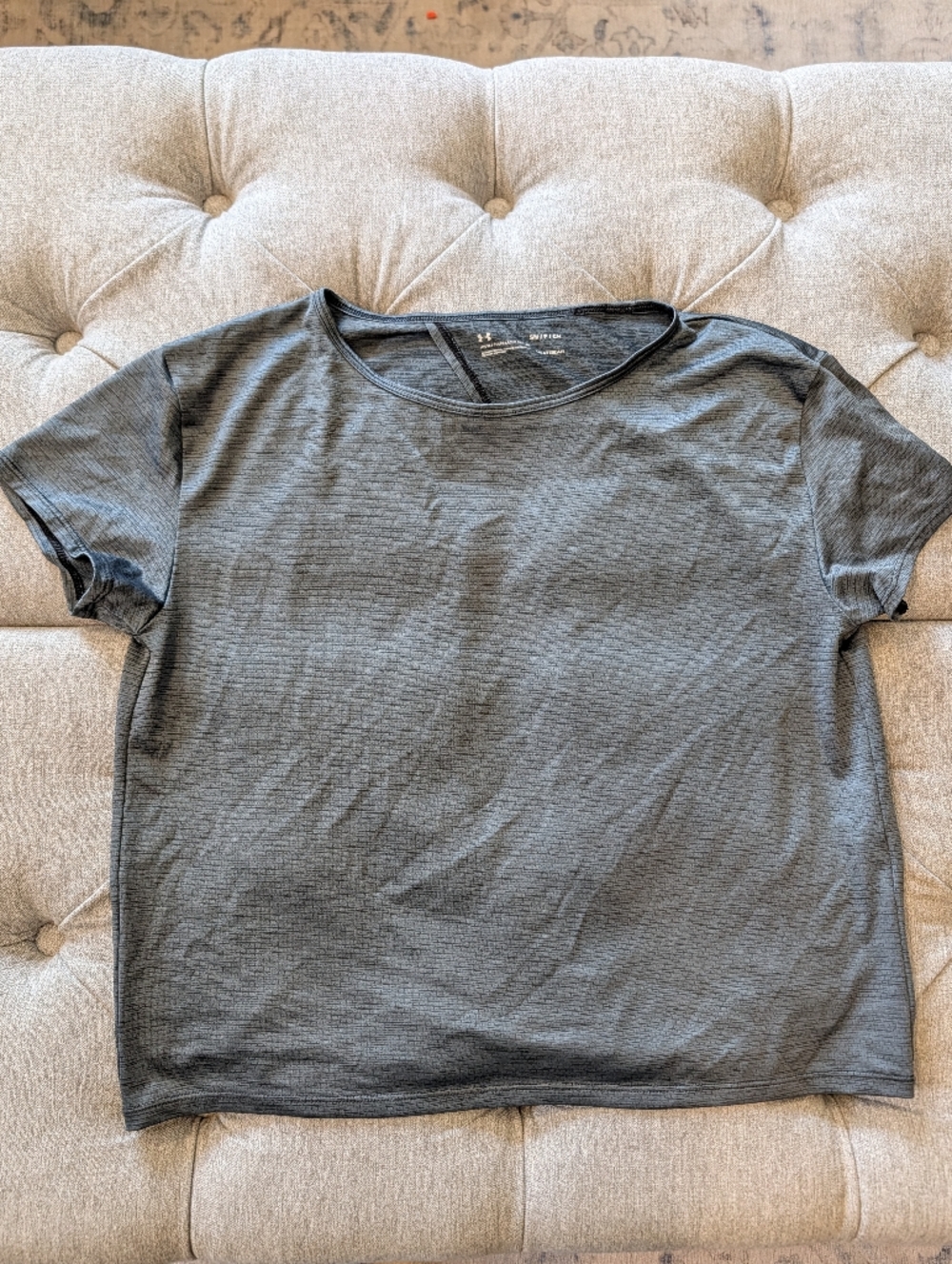 Under Armour Women's Short Sleeve Crew Tee in Heather Charcoal Gray